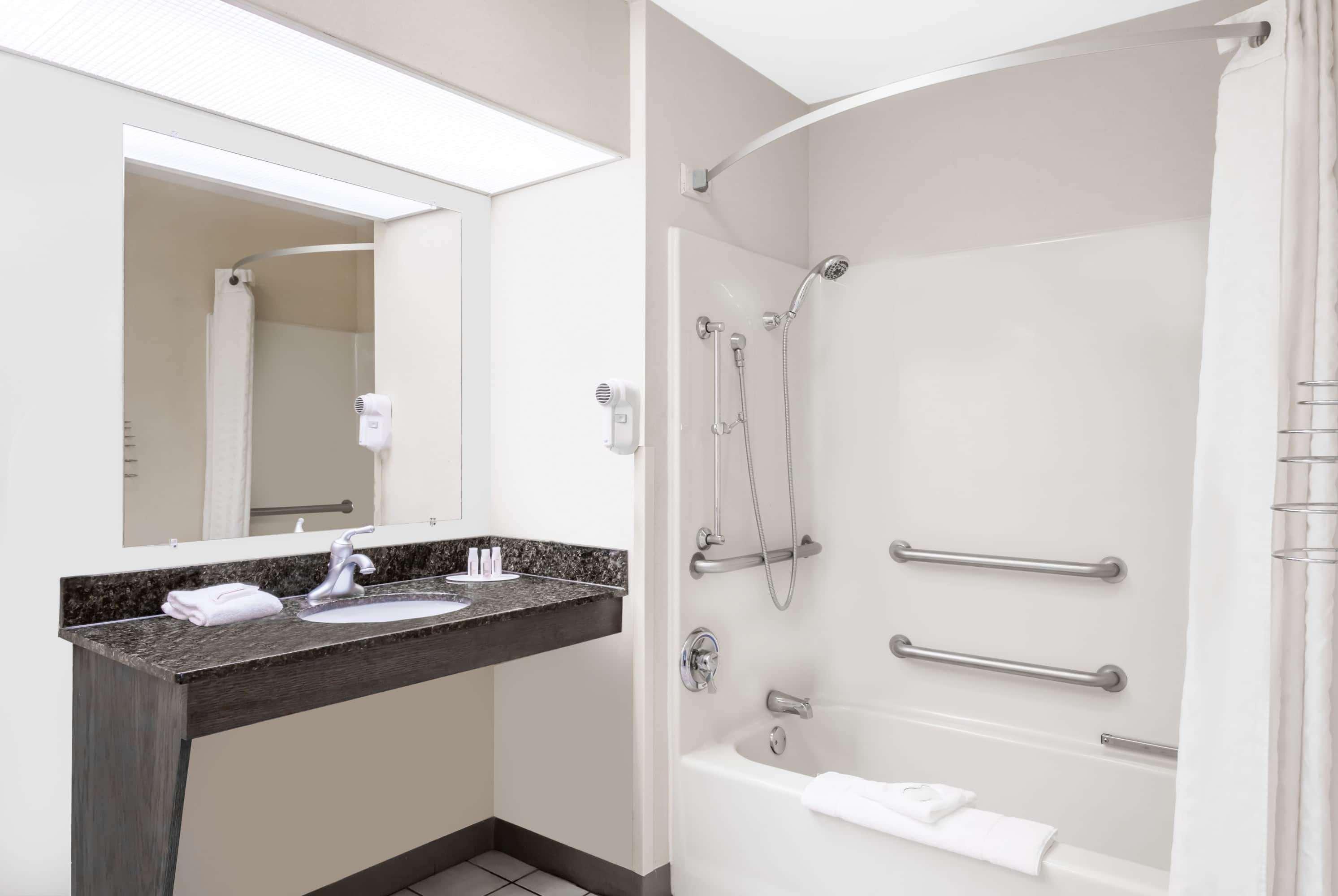 Baymont By Wyndham Eden Motel Bagian luar foto