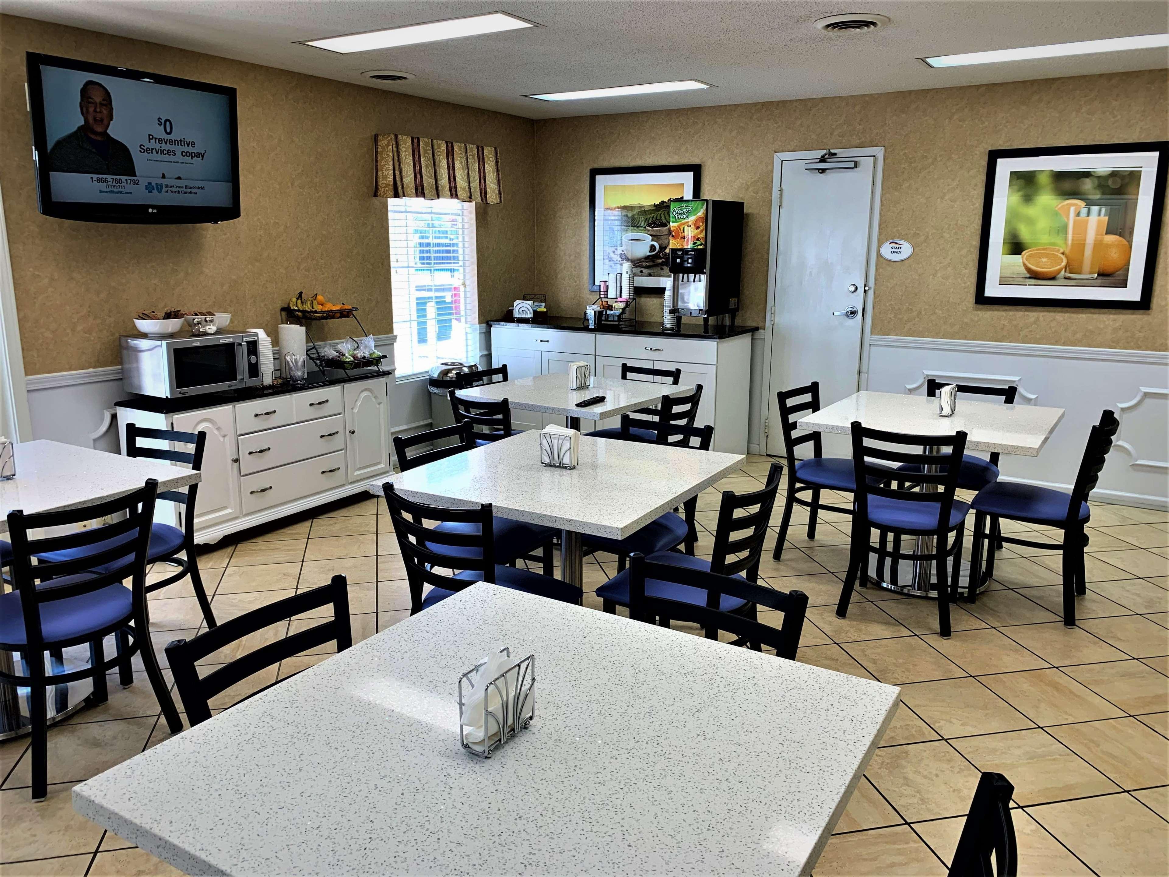 Baymont By Wyndham Eden Motel Bagian luar foto