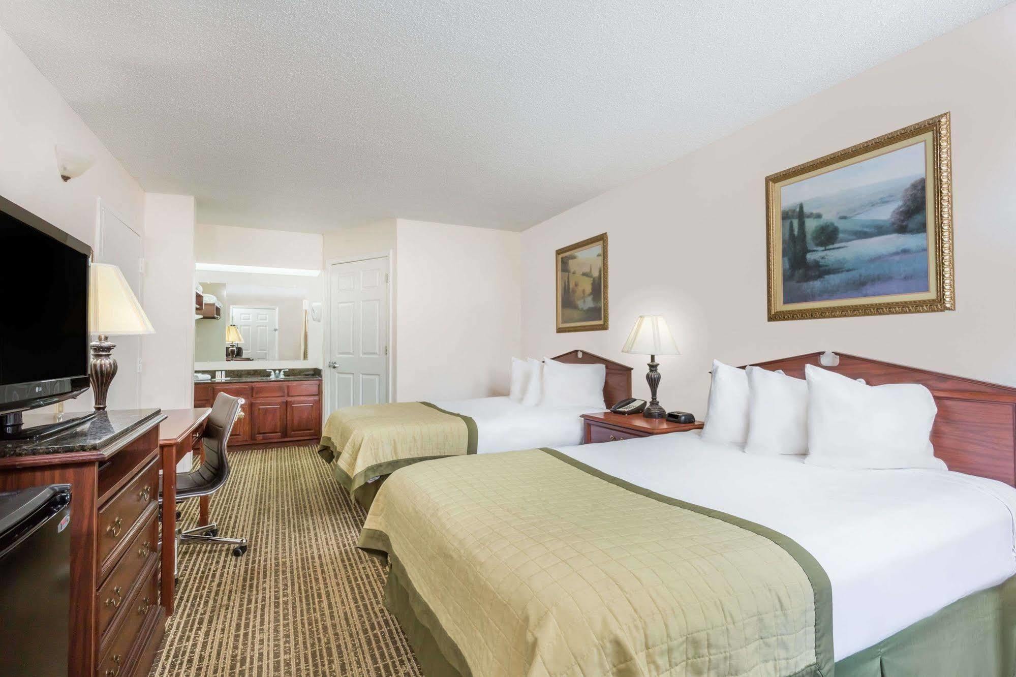 Baymont By Wyndham Eden Motel Bagian luar foto