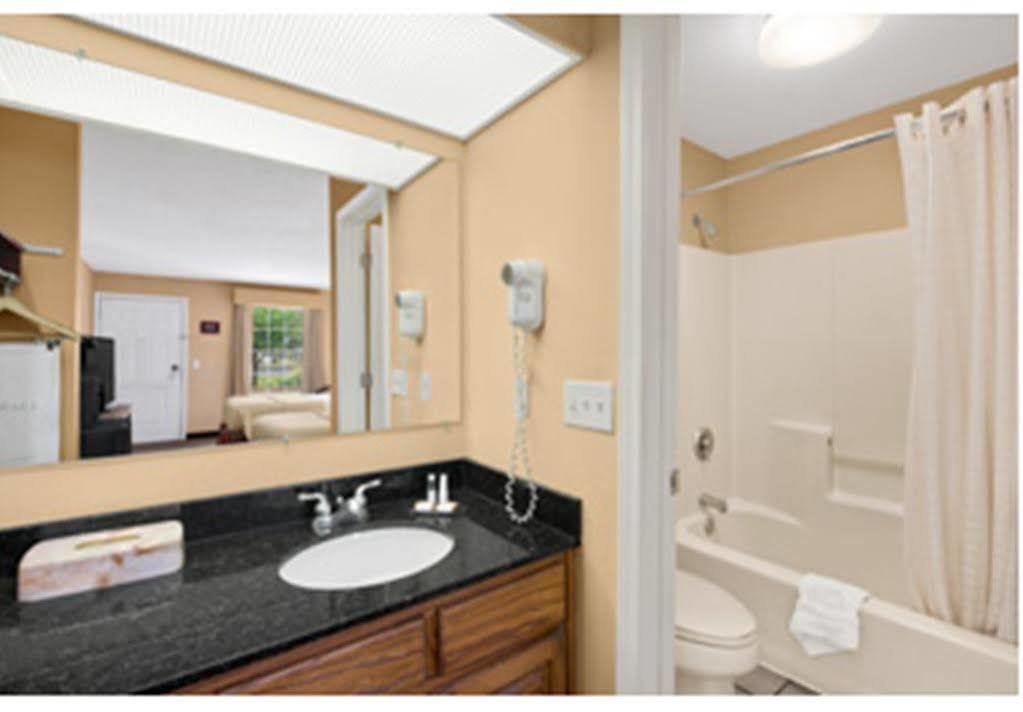 Baymont By Wyndham Eden Motel Bagian luar foto