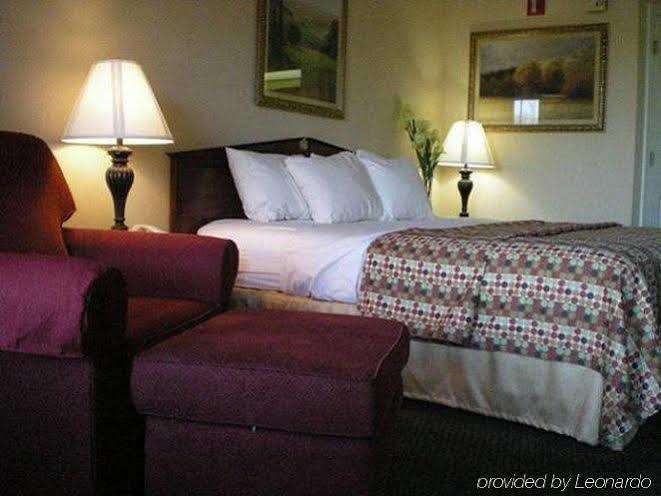 Baymont By Wyndham Eden Motel Bagian luar foto