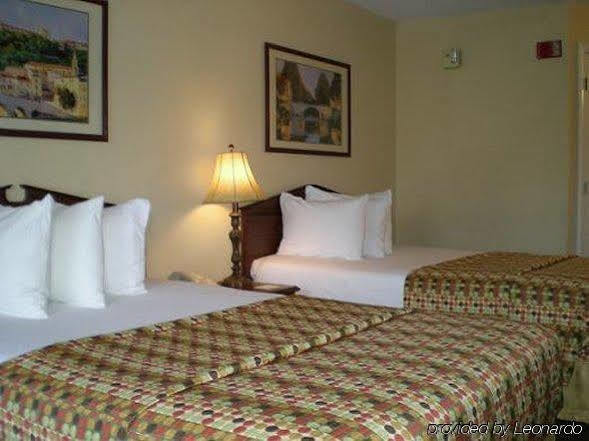 Baymont By Wyndham Eden Motel Bagian luar foto